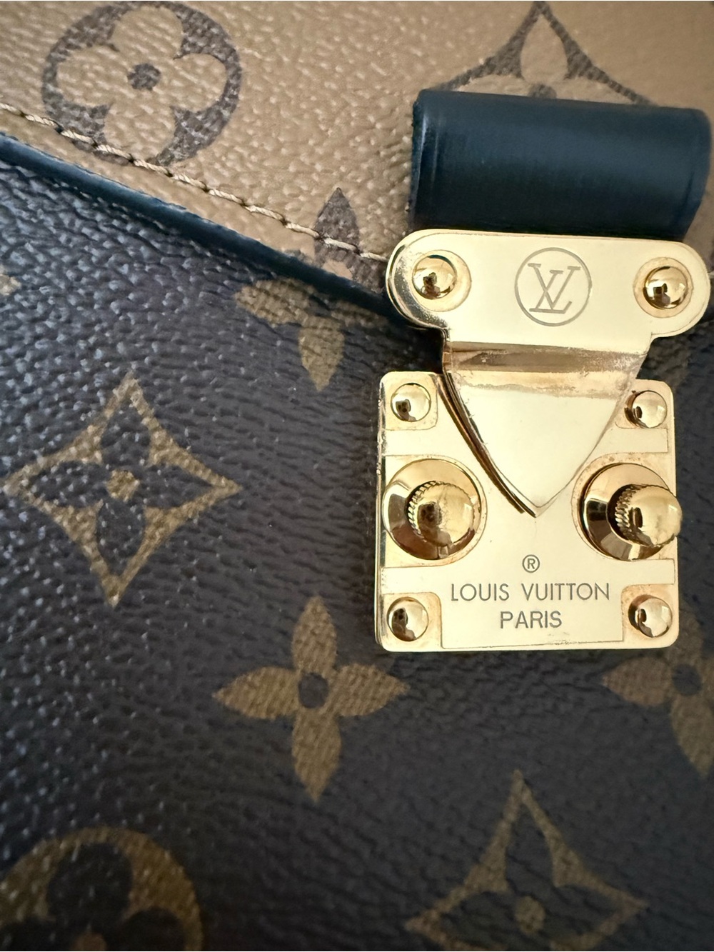 Louis Vuitton reverse Monogram Pochette Métis Crossbody - Medium duster, card - Picture 6 of 12